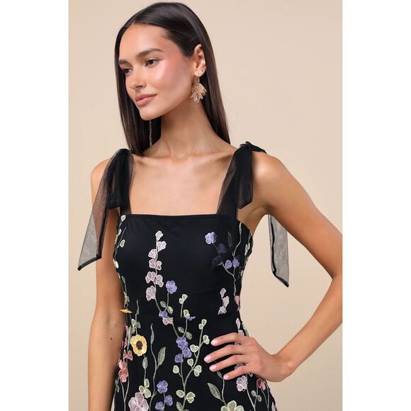 Lulus Thriving Poise Black 3D Floral Embroidered Tie-Strap Maxi Dress Size L NWT - Picture 5 of 15